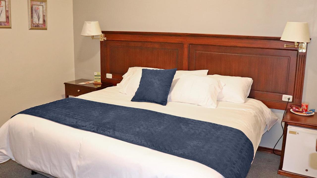 Hotel Florida อัมบาโต ภายนอก รูปภาพ