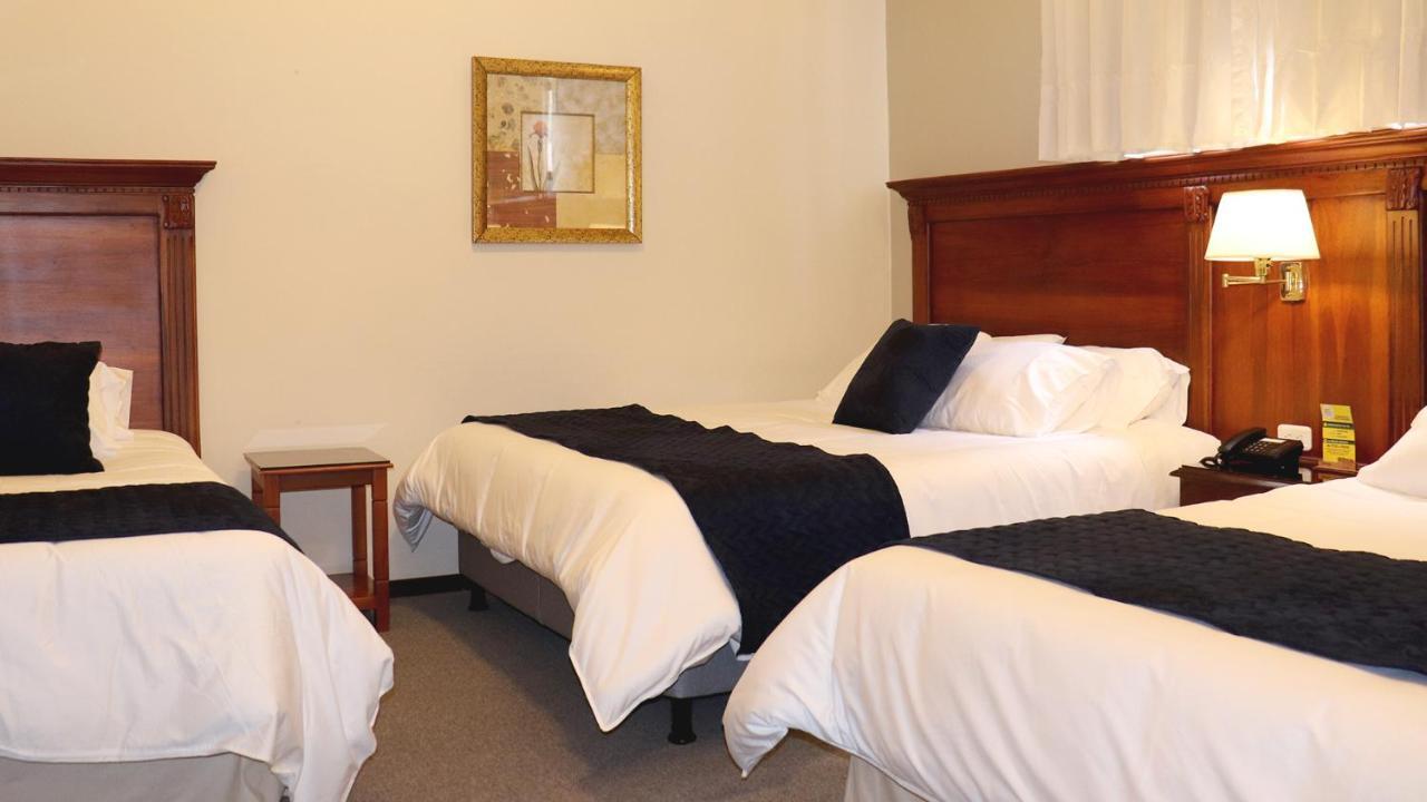 Hotel Florida อัมบาโต ภายนอก รูปภาพ